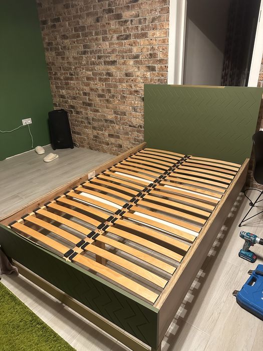 Продам кровать 200 на 120!