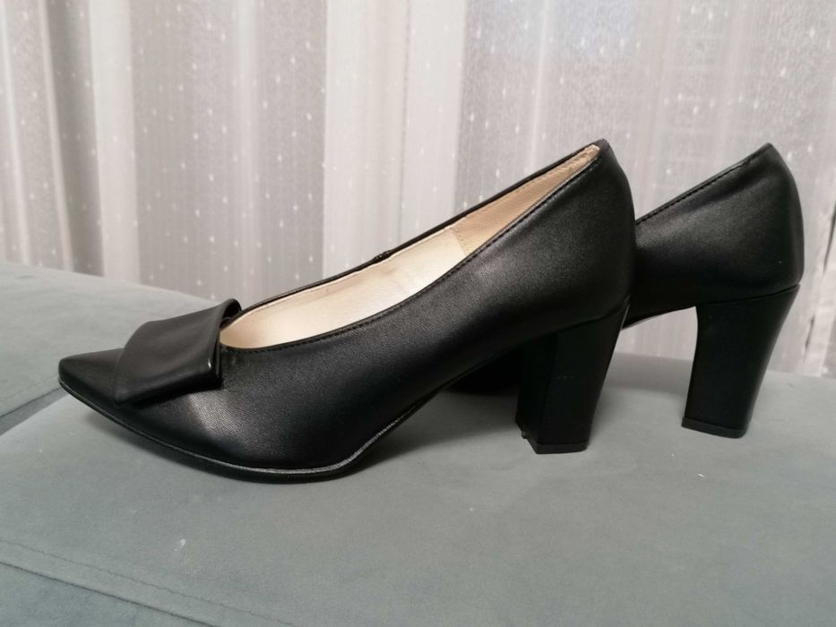 Czółenka r. 38 piękna klasyka!