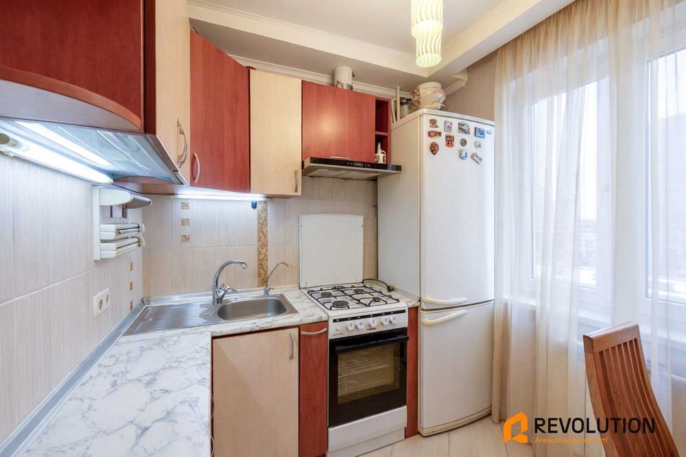 Без% Р.Шухевича 26в 2к з ремонтом, чудовий стан !