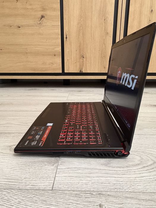 Laptop Gamingowy MSI GP63 Leopard 8RD