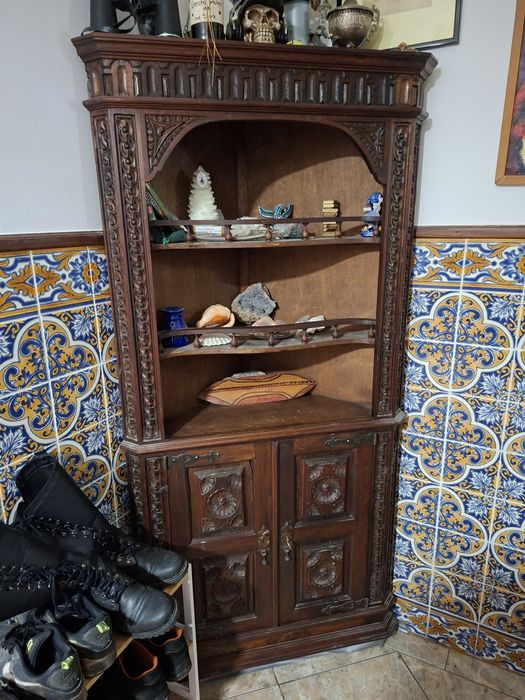 Móvel de Canto Antigo