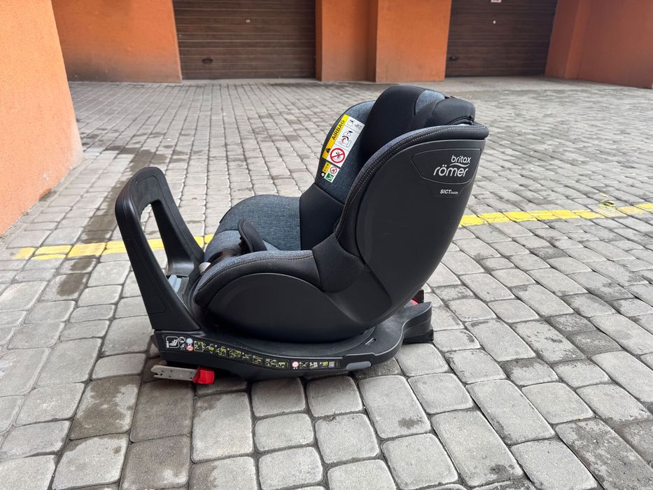 Автокрісло тм Britax Römer DUALFIX i-SIZE