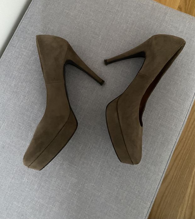 Sapatos de camurça toupeira