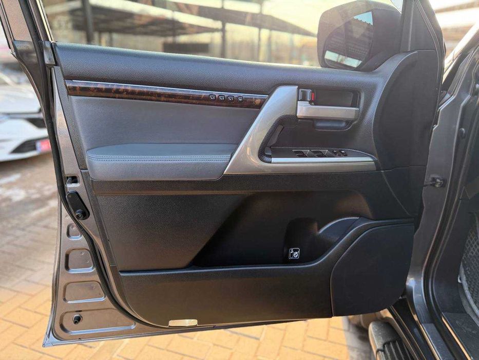 Toyota Land Cruiser 200 2007p