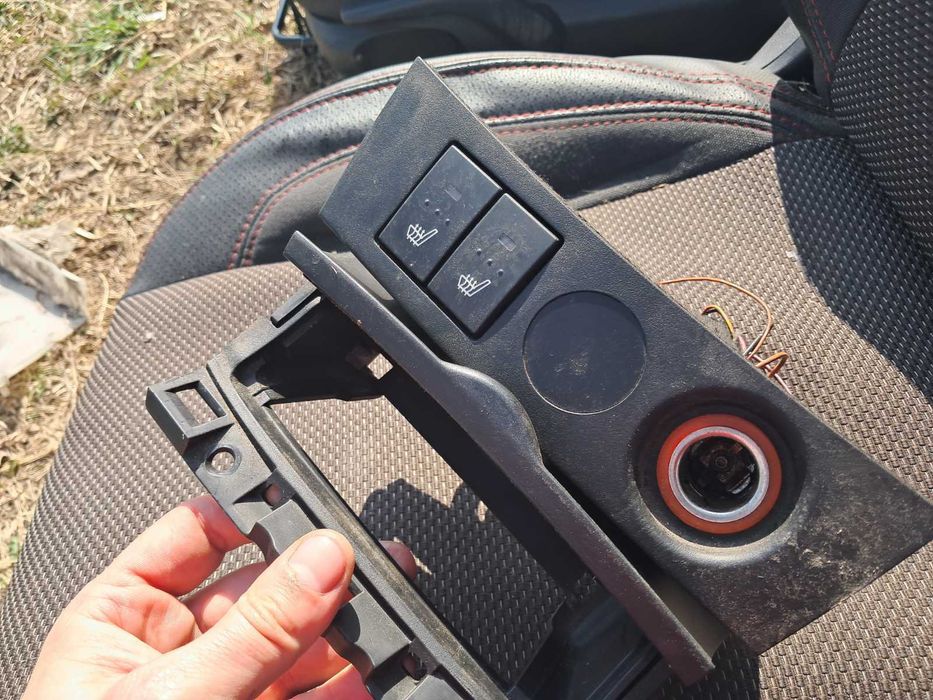 Попільничка прикурювач консоль в торпеду мазда 3 БК BP4L-55211