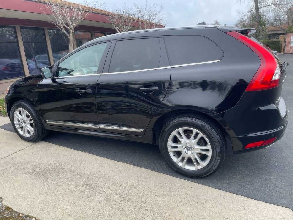 Volvo XC60      2016