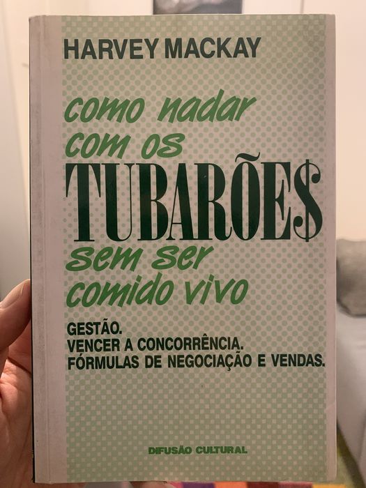 Como Nadar Com Os Tubarões Sem Ser Comido Vivo