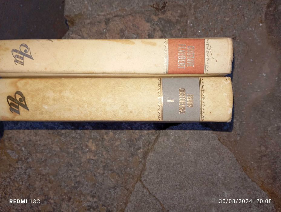 Coleções de livros antigos