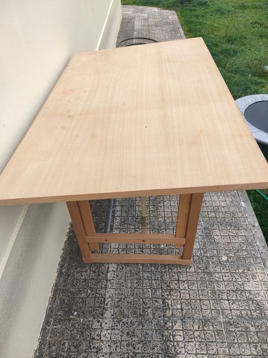 Vendo estirador de madeira Olaio com 2 cadeiras