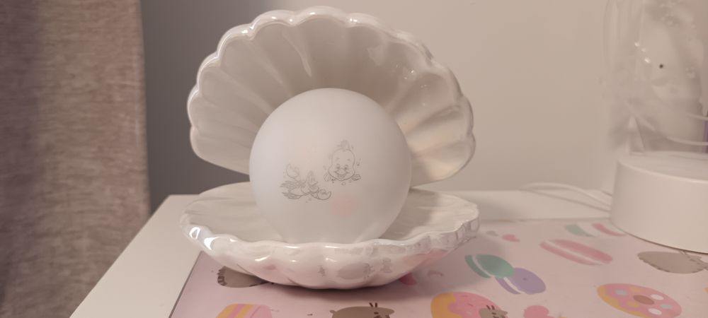 Concha Disney da Pequena Sereia com  pérola candeeiro de presença