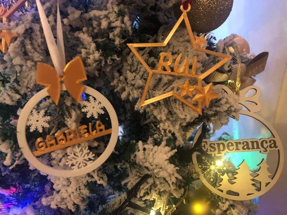 Bolas de Natal, gravadas a laser e a impressão 3D