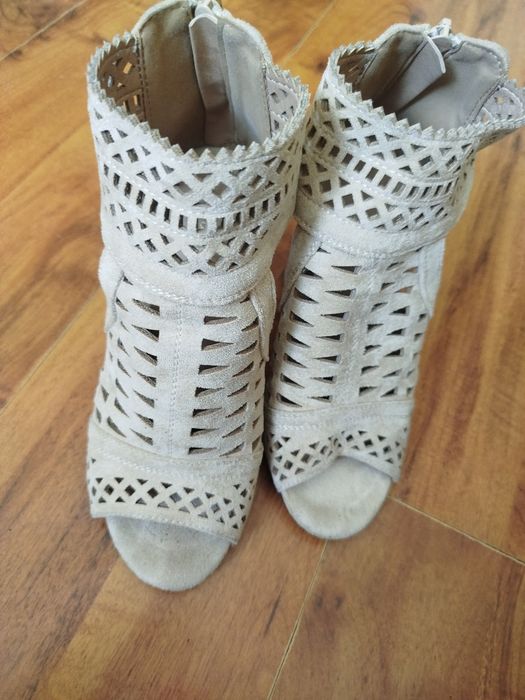 Ażurowe buty r.37 Dee Zee