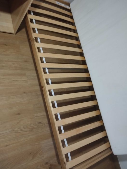 Cama solteiro com estrado e colchão