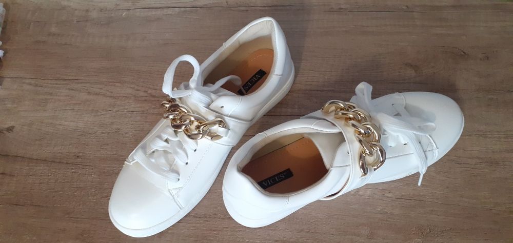 Białe sneakersy amathista 40