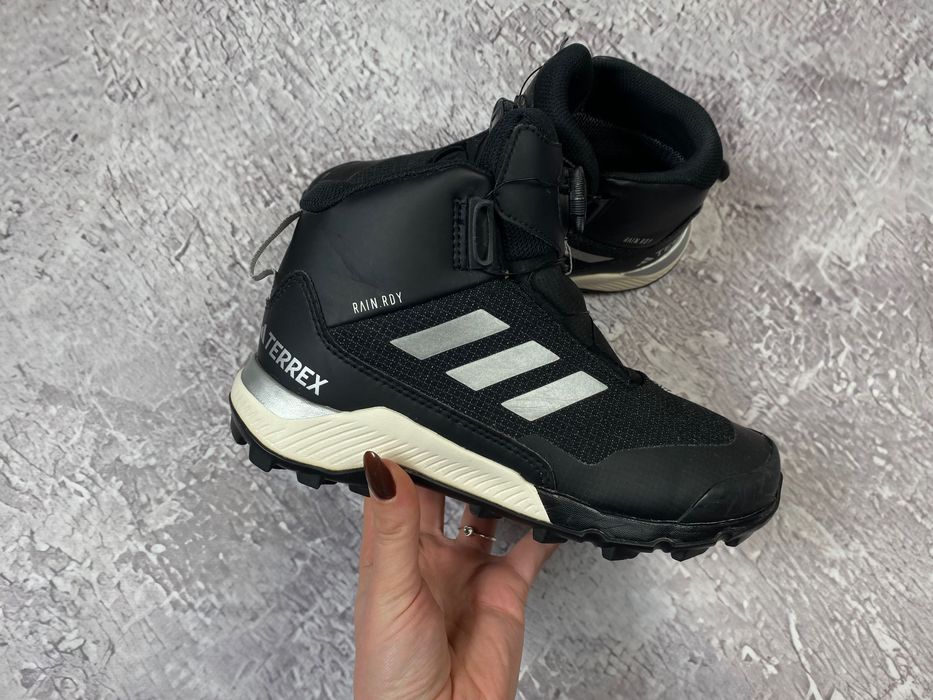 Зимові ботики adidas terrex 34 розмір з утеплювачем дитячі зимові черевички