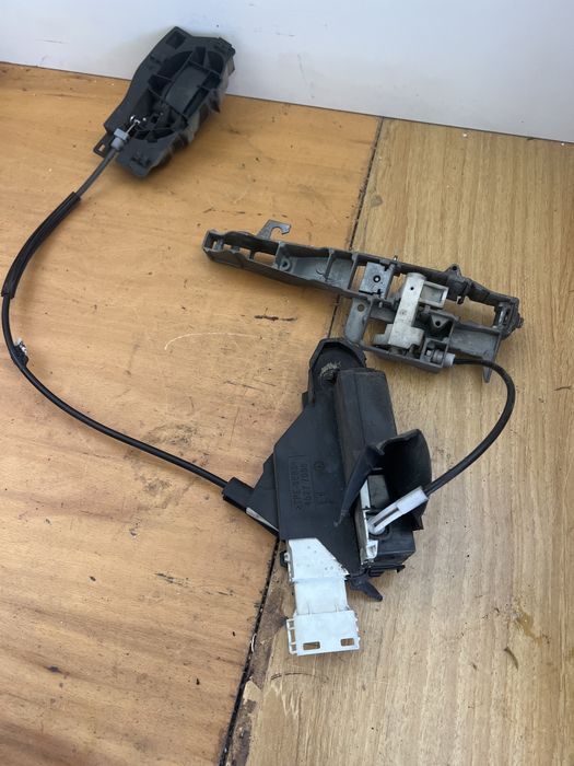 Fechadura porta condutor Peugeot 407 (frente esquerda)
