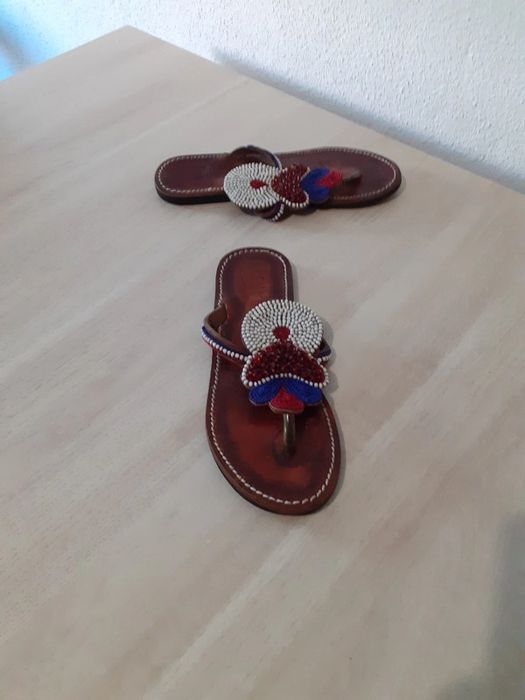 Sandálias Kichuna Crafted by Hand Tamanho 37 Europeu