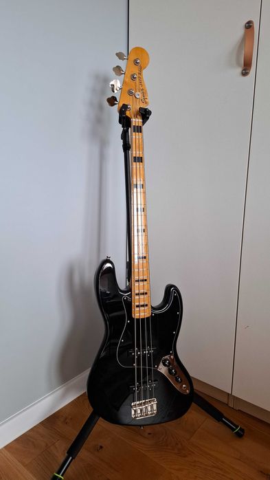 Gitara basowa Squier Classic Vibe 70s Jazz Bass