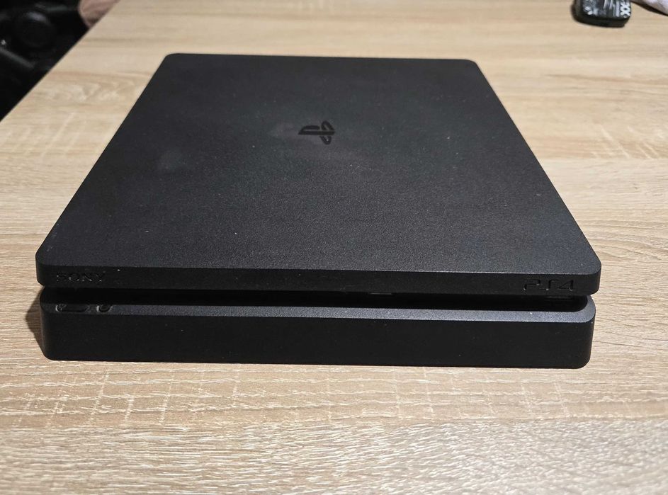 PS4 Slim 1 TB com 3 jogos