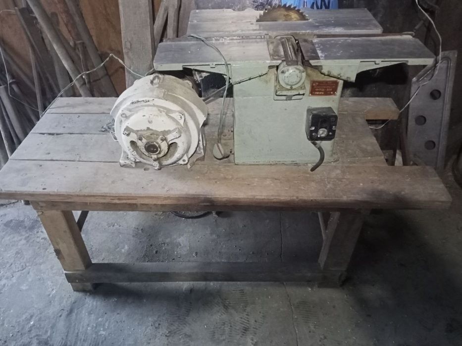 Циркулярка, деревообробний верстат (Фугувально-пиляльний)