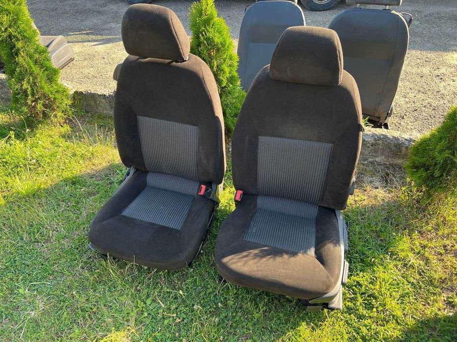 Автосидения на бус Renault Kangoo Dokker Citroen Berlingo крісло водія