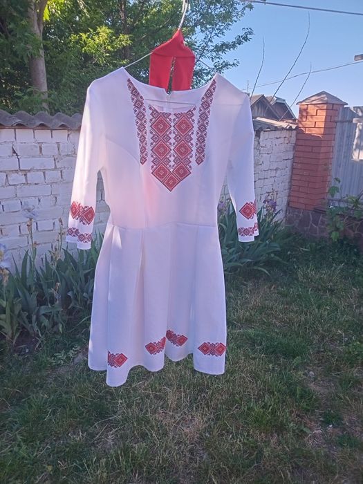 Гарна сукня -вишиванка