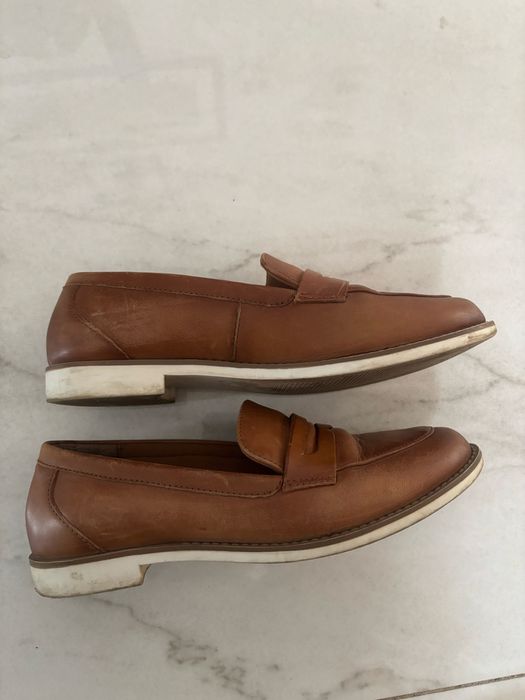 Loafersy Clarks skóra naturalna
