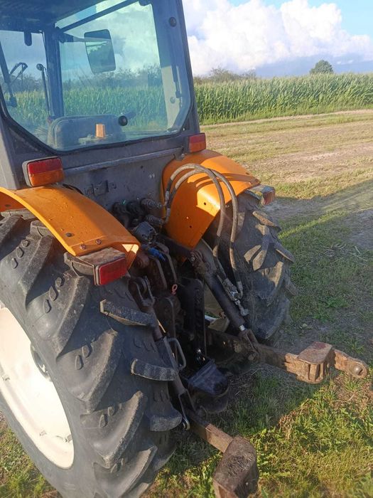 Ciągnik sadowniczy renault dionis