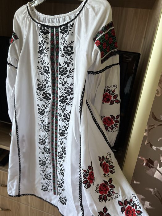 Продам вишете плаття