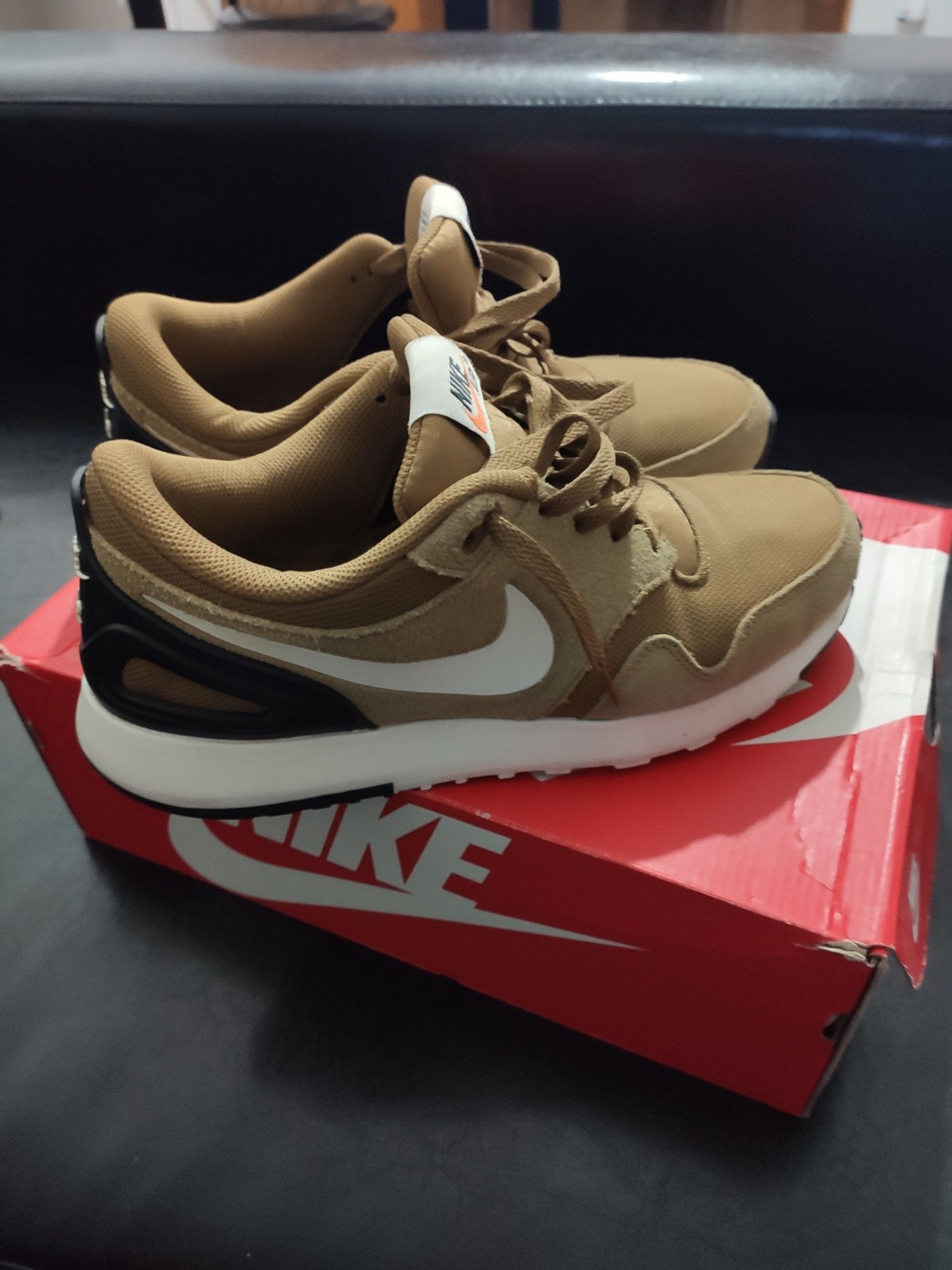 Nike air hotsell vibenna marrom