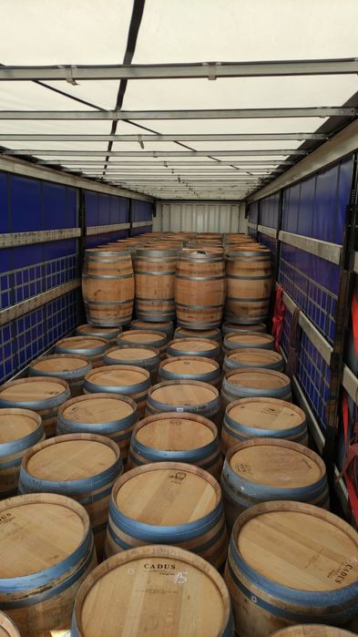 Lotes barricas 225L em madeira de carvalho