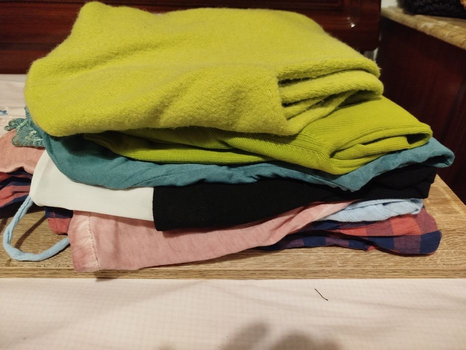 Lote de roupas femininas