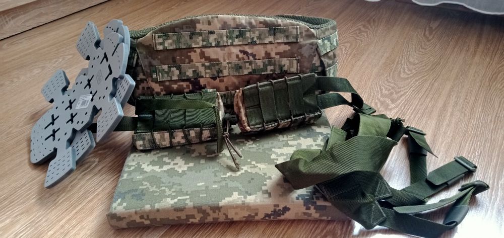 РПС, підсумки для магазинів, тактичний каремат сидіння, наколінники