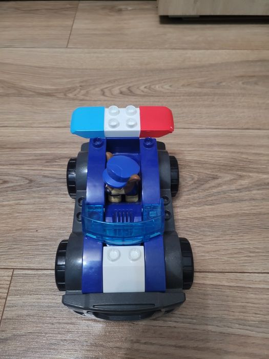 Chase z psiego patrolu z pojazdem