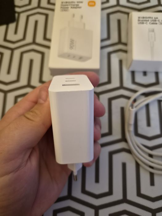 Продам зарядний адаптер Xiaomi 90w та плетений  зарядний кабель з підтримкою 120w