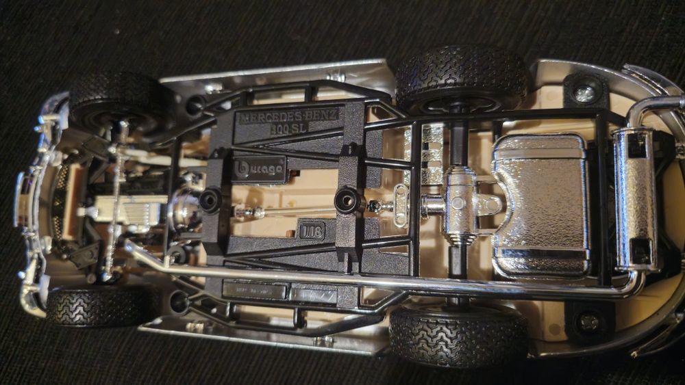 Miniatura Mercedes 300 SL  1/18