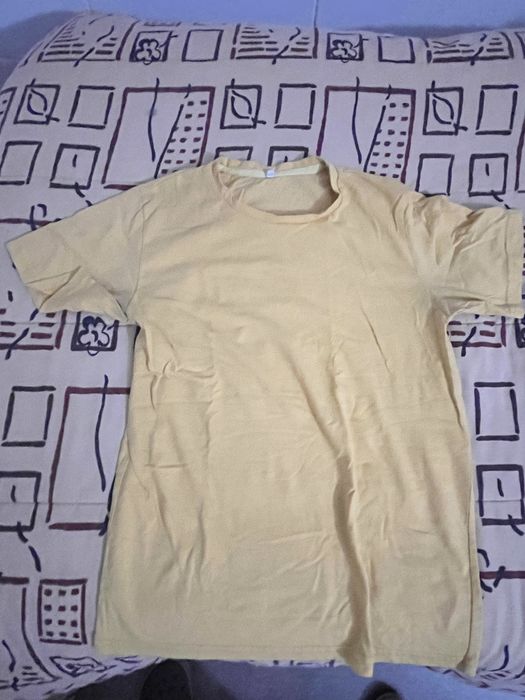 T-shirt amarela