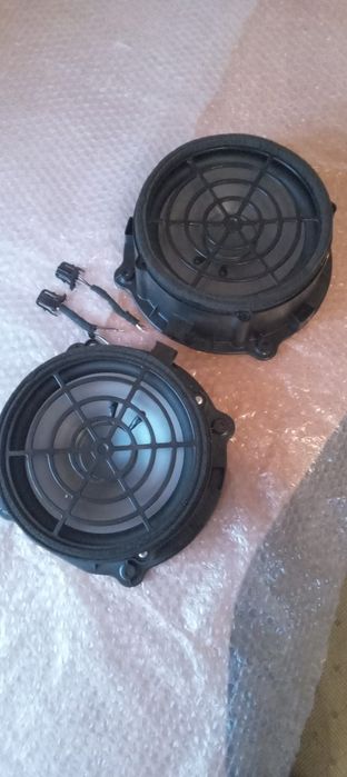 Динаміки Bose  Audi Q7.оригінал,хороший робочий стан з конекторами!!!