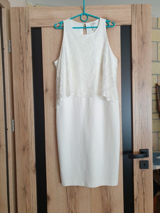 Biała ecru letnia sukienka z koronką