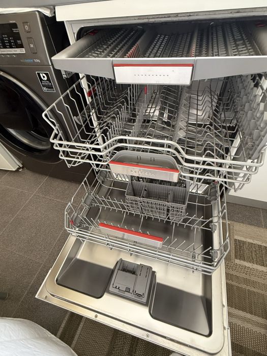 Maquina de Lavar Loiça Bosh Serie 6 - Como NOVA | Silenciosa e Economi