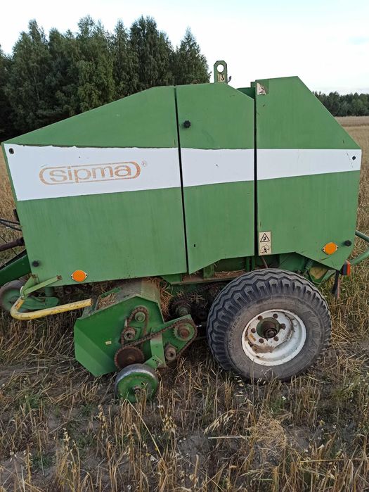 Massey Ferguson 255 + Prasa Sipma 279/1