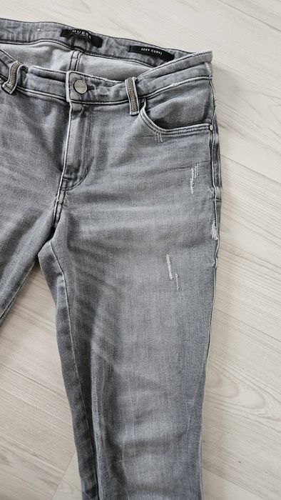 Szare spodnie guess cekiny przetarcia s 36 m jeans dźi sy sexy