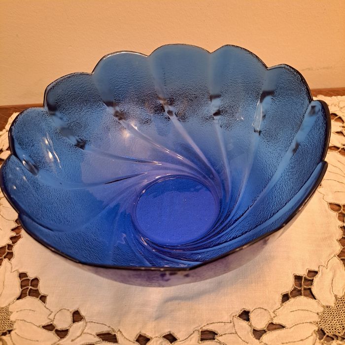 Taca de doce ou fruta azul cobalto