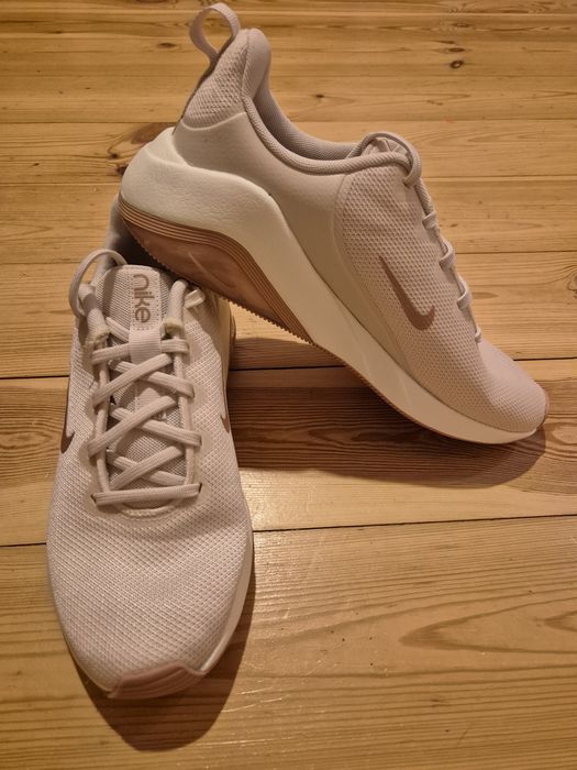 Nike air zoom bella 7