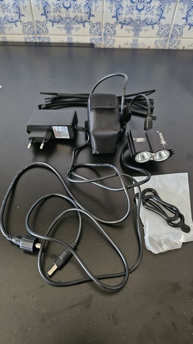 Material de Ciclismo: Chave Dinamométrica BBB, Luzes LED e Pedais Shimano