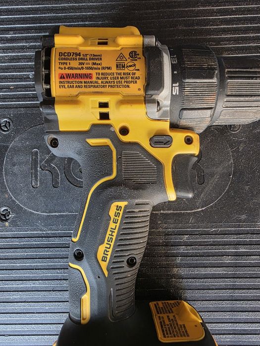 Dewalt  DCD 794 шуруповерт
