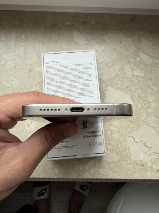 Sprzedam iPhone 15 pro max 256 GB Natural Titanium