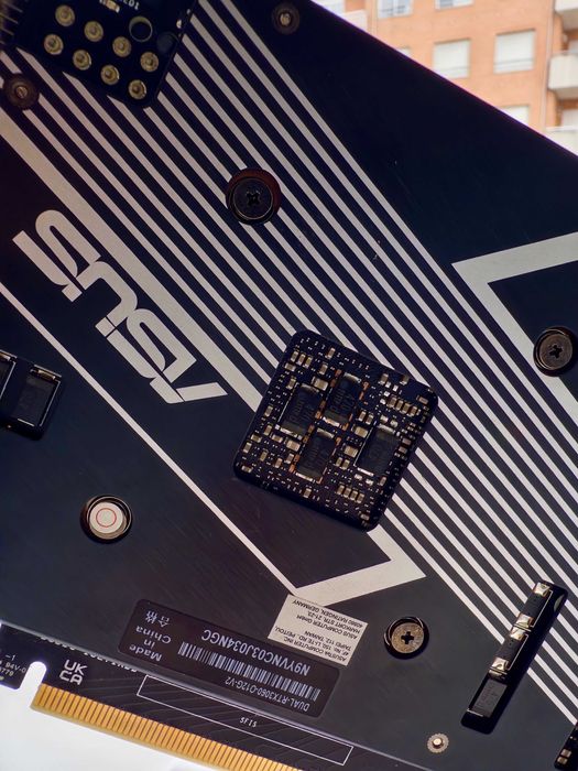 ASUS RTX 3060 V2 12GB – Como nova, selos intactos, teste no local