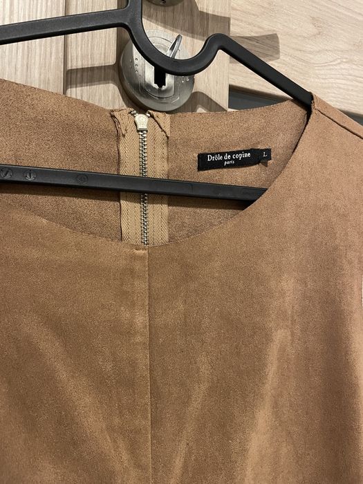 Sukienka beżowa zamszowa na grubych ramiączkach