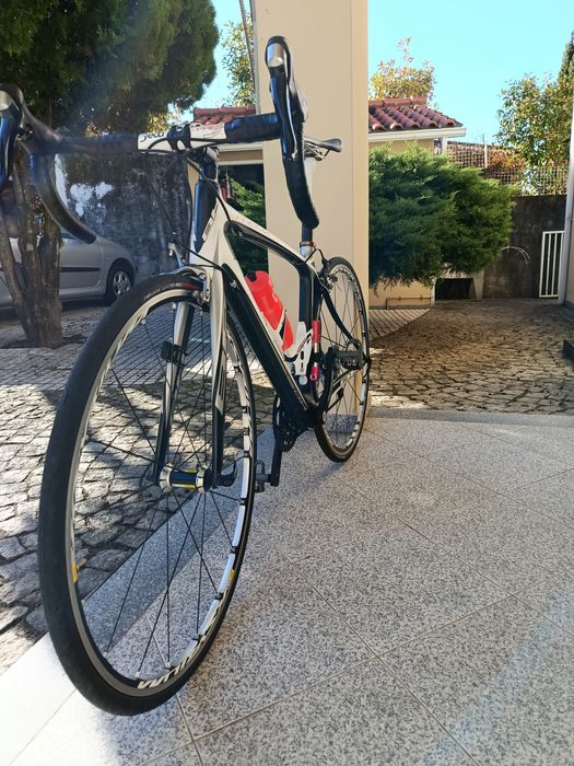 vendo bicicleta estrada BH prsma total carbono